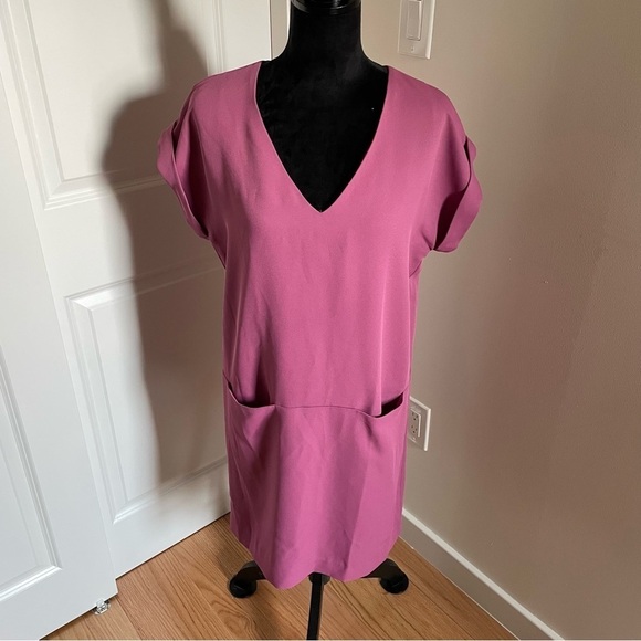 VINCE. Pink Rolled Short Sleeve Two Pocket V-Neck Mini Shift Dress EUC Size M - Picture 4 of 12